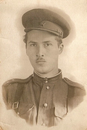 Эрик Коркмасов. 1943 г.
