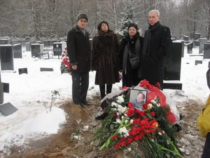 У могилы Рашида Капланова.